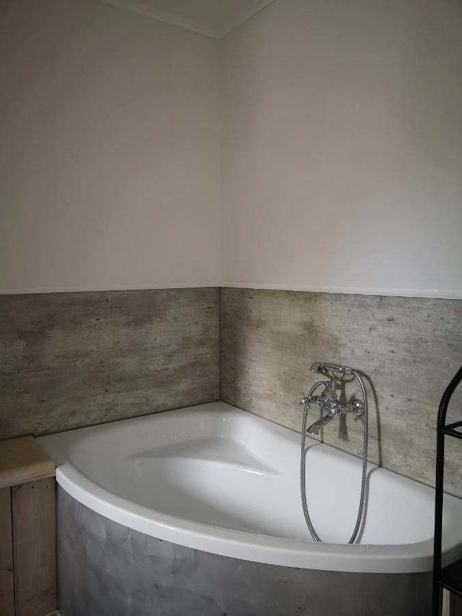 Old School Pa Eidslandet - Exclusive Apartment エクステリア 写真